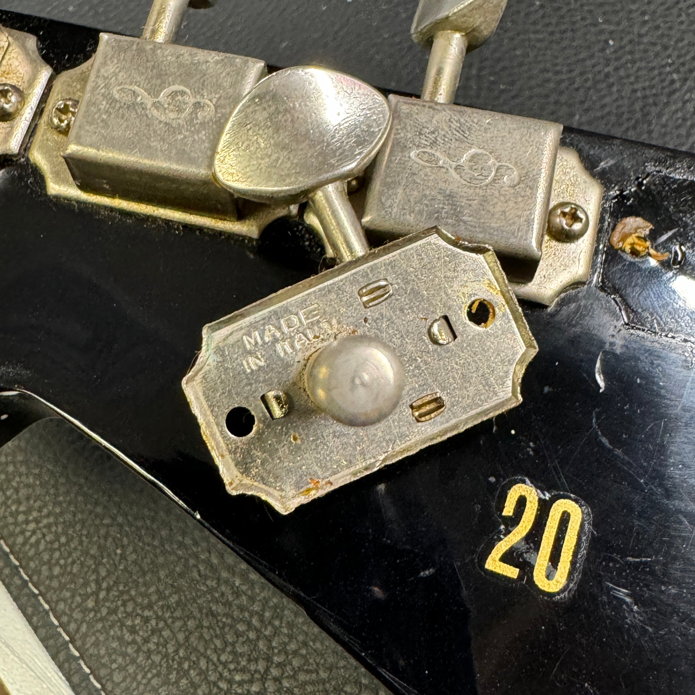 Tonemaster Imperial Model 20 – 1965 Crucianelli Silver Sparkle Vintage Guitar w/ Original Case