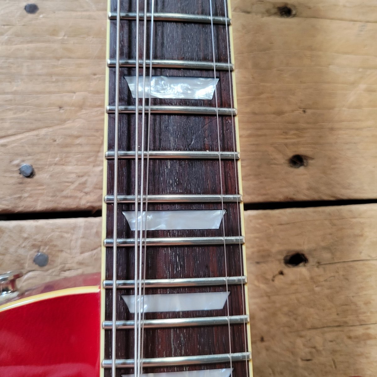 Agile AL - 2000 Les Paul Copy – Cherry Sunburst with Hard Case - Mahar's Vintage Guitars