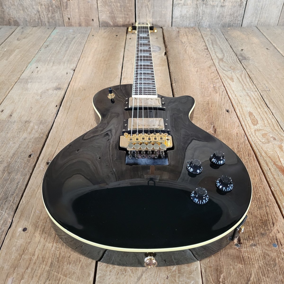 Agile AL - 2000 Les Paul Style Electric Guitar – Locking Tremolo System, Carved Top - Mahar's Vintage Guitars