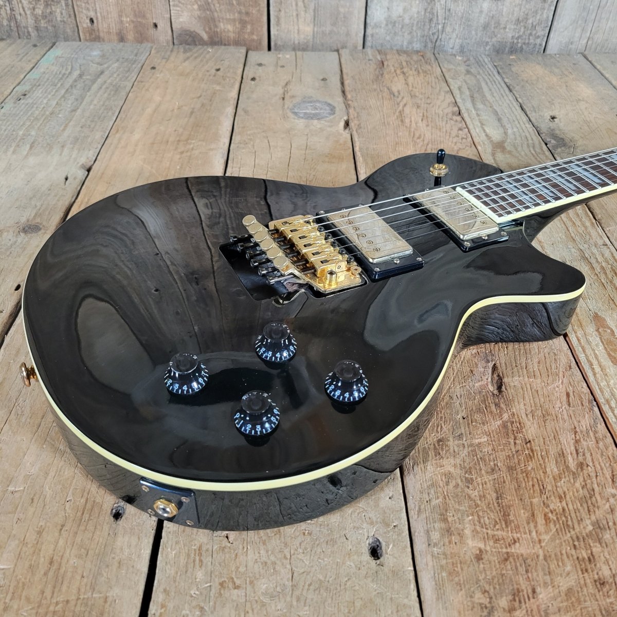 Agile AL - 2000 Les Paul Style Electric Guitar – Locking Tremolo System, Carved Top - Mahar's Vintage Guitars