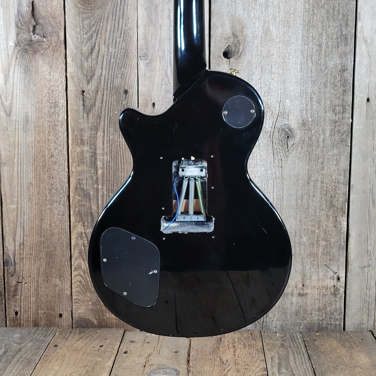 Agile AL - 2000 Les Paul Style Electric Guitar – Locking Tremolo System, Carved Top - Mahar's Vintage Guitars