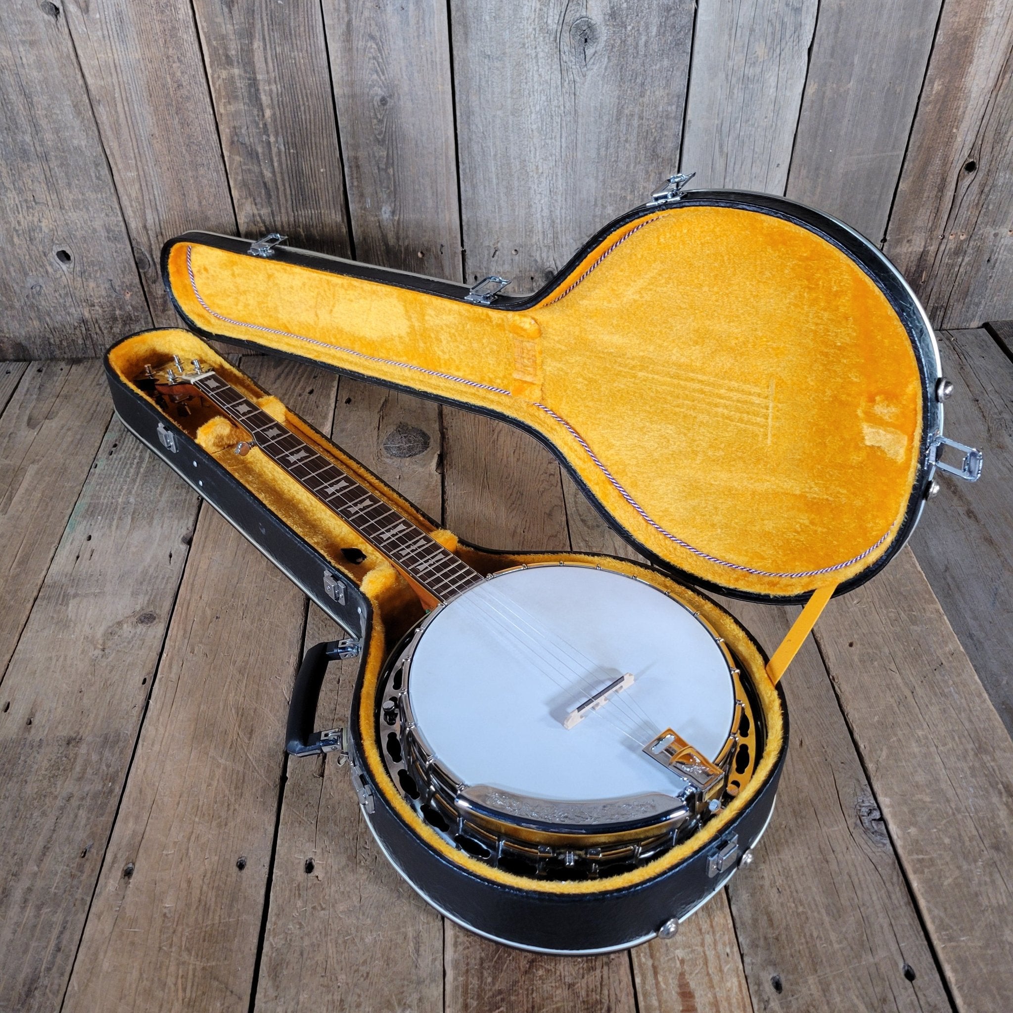 Alvarez Deluxe 5 - String Banjo 1970s – Japanese Mastercraft, Resonator Bluegrass Banjo - Mahar's Vintage Guitars