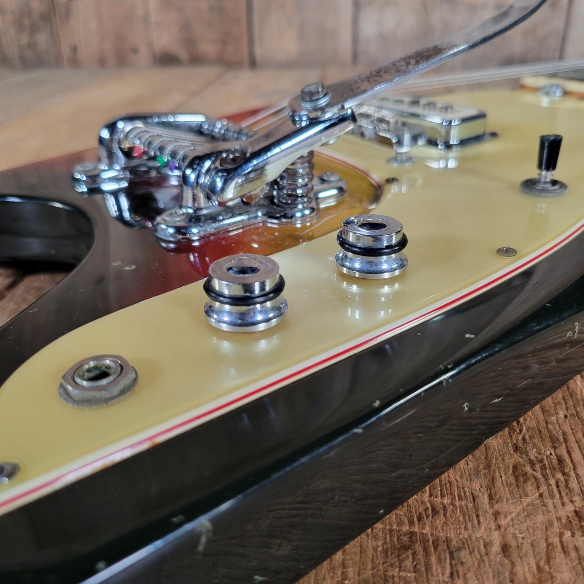 EKO Rocket Rokes Model VI Sunburst 1960s – Vintage Italian Electric Guitar with Original Case - Mahar's Vintage Guitars