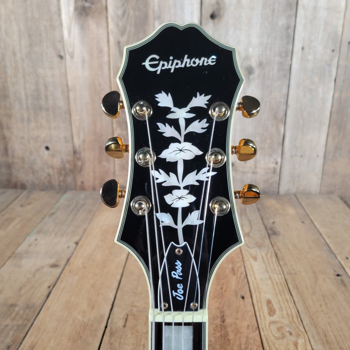 Epiphone Emperor II “Joe Pass” Archtop 2011 – Sunburst, Mint Condition, Original Hardshell Case - Mahar's Vintage Guitars