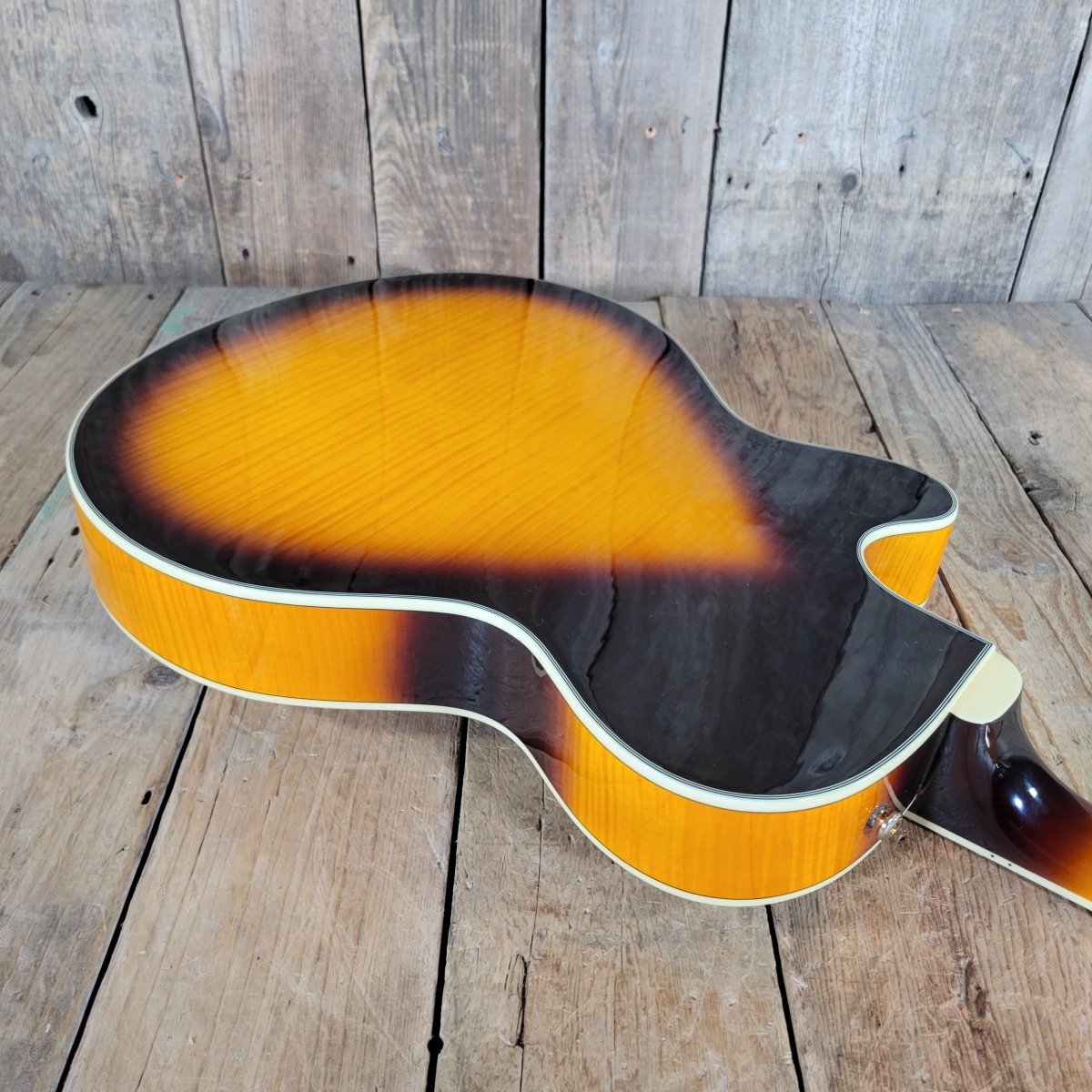 Epiphone Emperor II “Joe Pass” Archtop 2011 – Sunburst, Mint Condition, Original Hardshell Case - Mahar's Vintage Guitars
