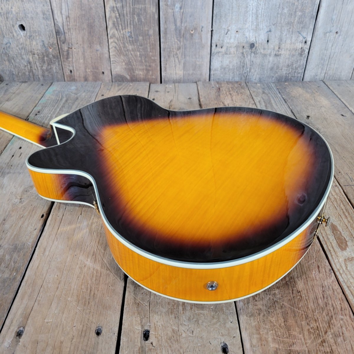 Epiphone Emperor II “Joe Pass” Archtop 2011 – Sunburst, Mint Condition, Original Hardshell Case - Mahar's Vintage Guitars