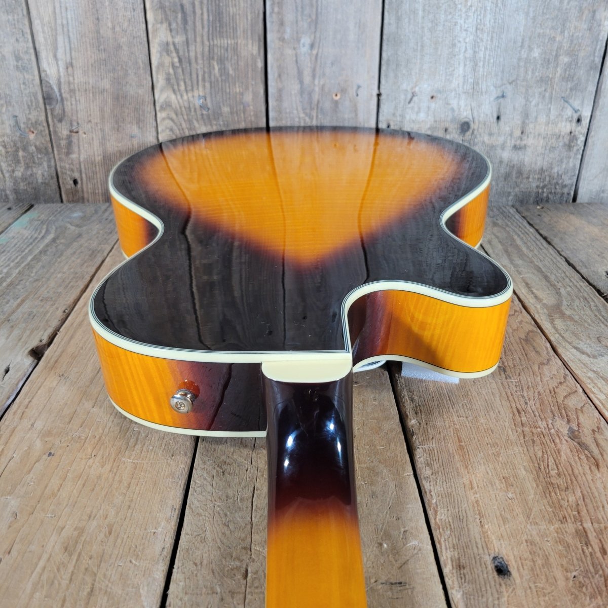 Epiphone Emperor II “Joe Pass” Archtop 2011 – Sunburst, Mint Condition, Original Hardshell Case - Mahar's Vintage Guitars