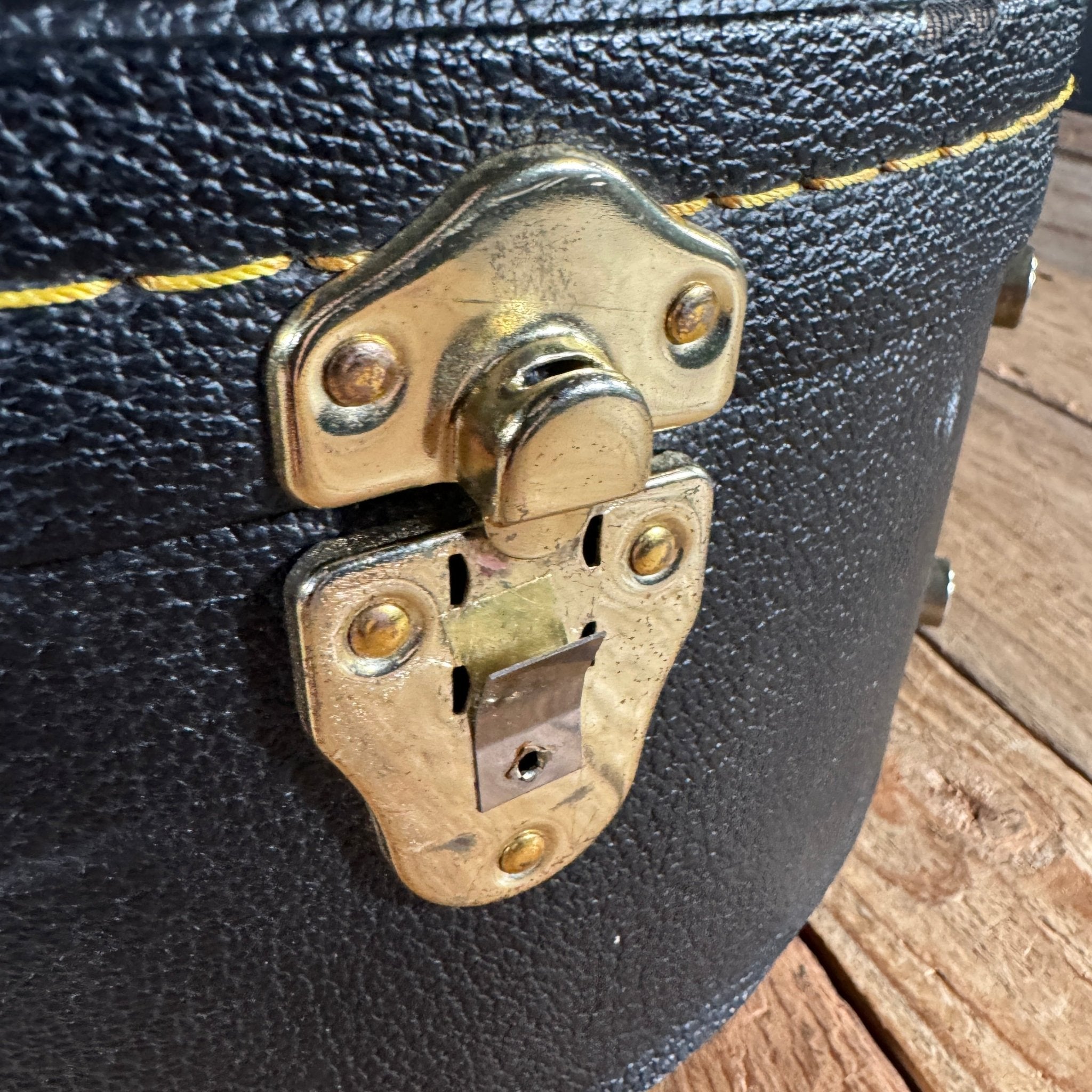 Epiphone Emperor Regent 2006 – Archtop Jazz Guitar, Antique Sunburst, Floating Mini - Humbucker Korea - Mahar's Vintage Guitars