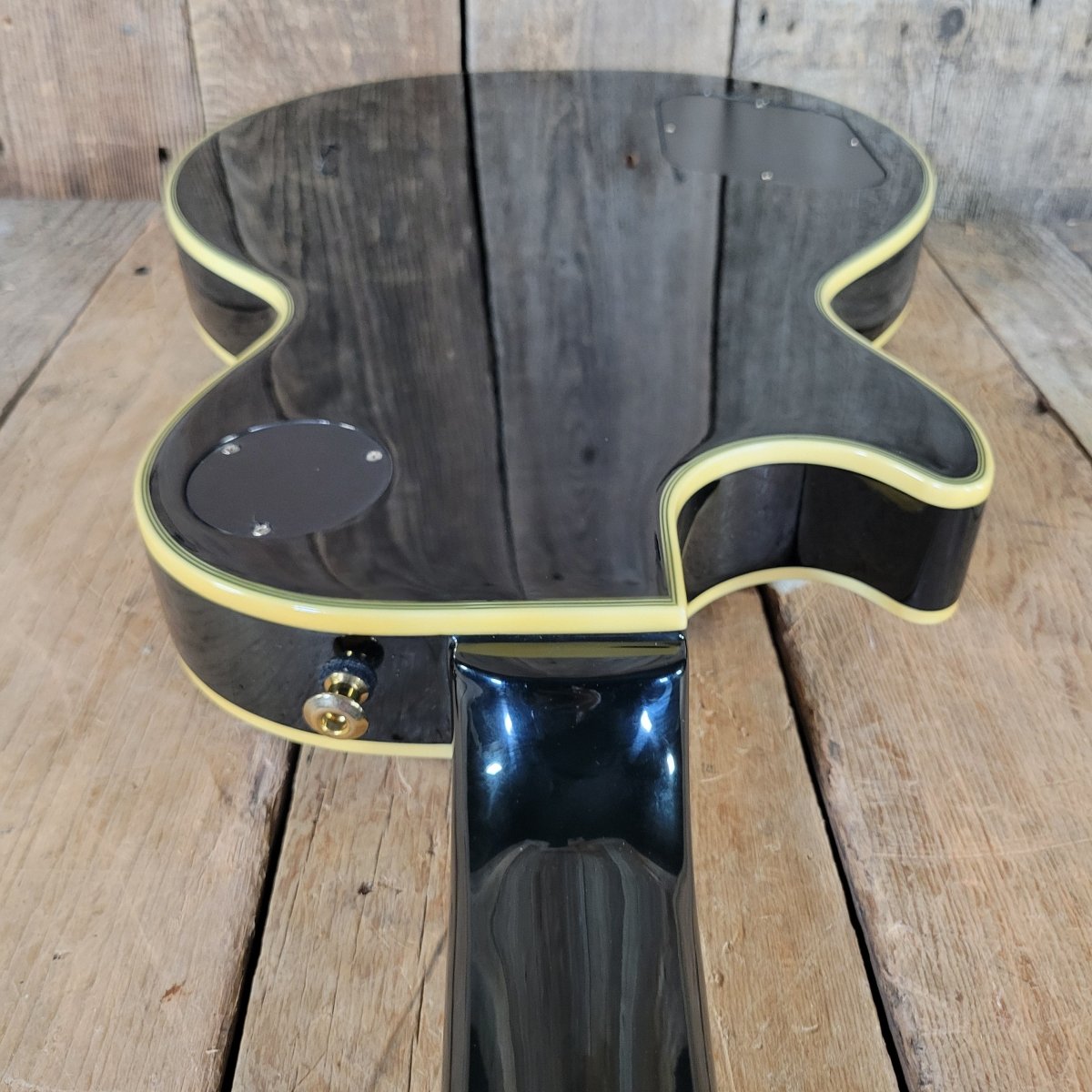 Epiphone Les Paul Custom Ebony 3 Pickup 2011 with hard shell case - Mahar's Vintage Guitars