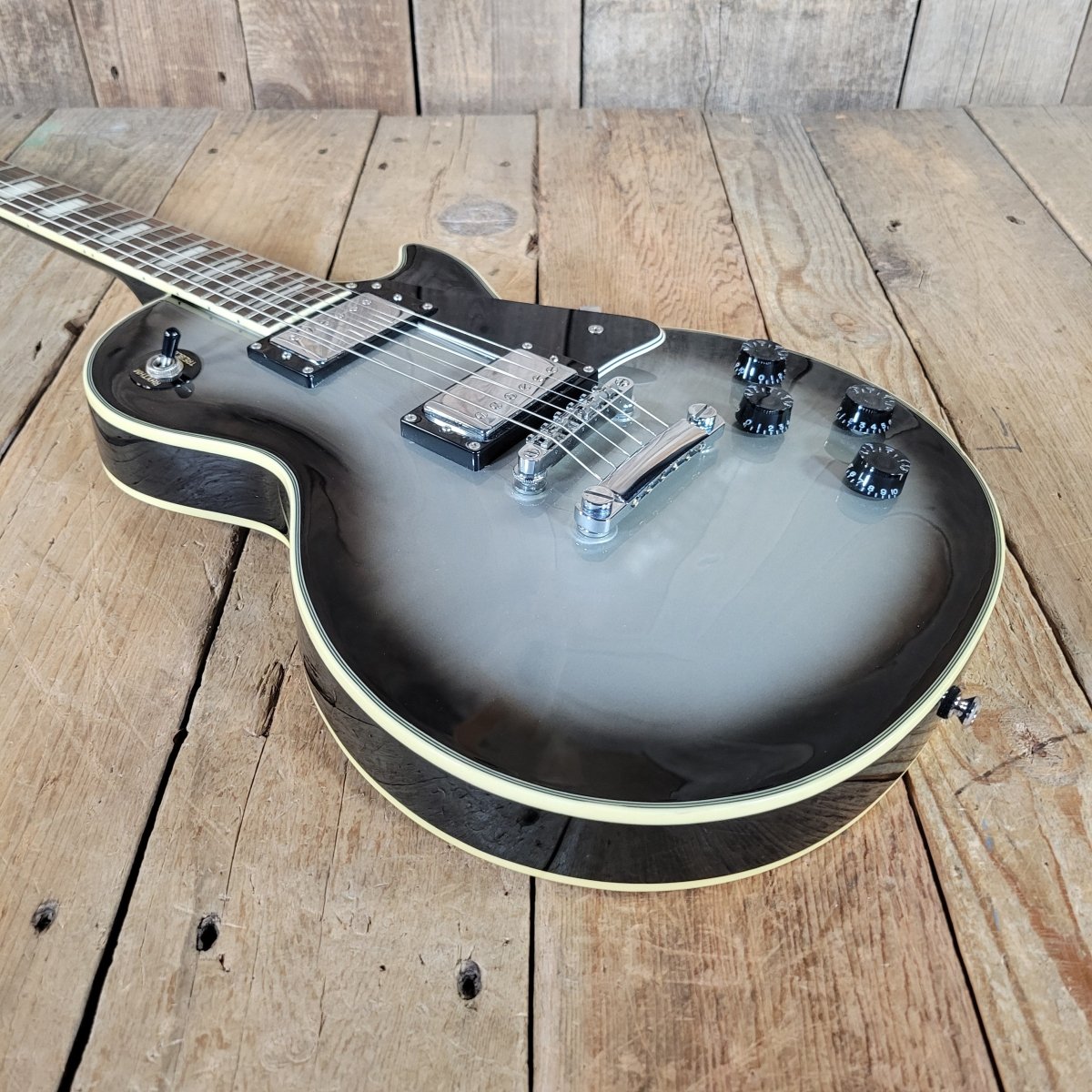 Epiphone Les Paul Custom Limited Edition Silverburst 2008 – Original Limited Run - Mahar's Vintage Guitars