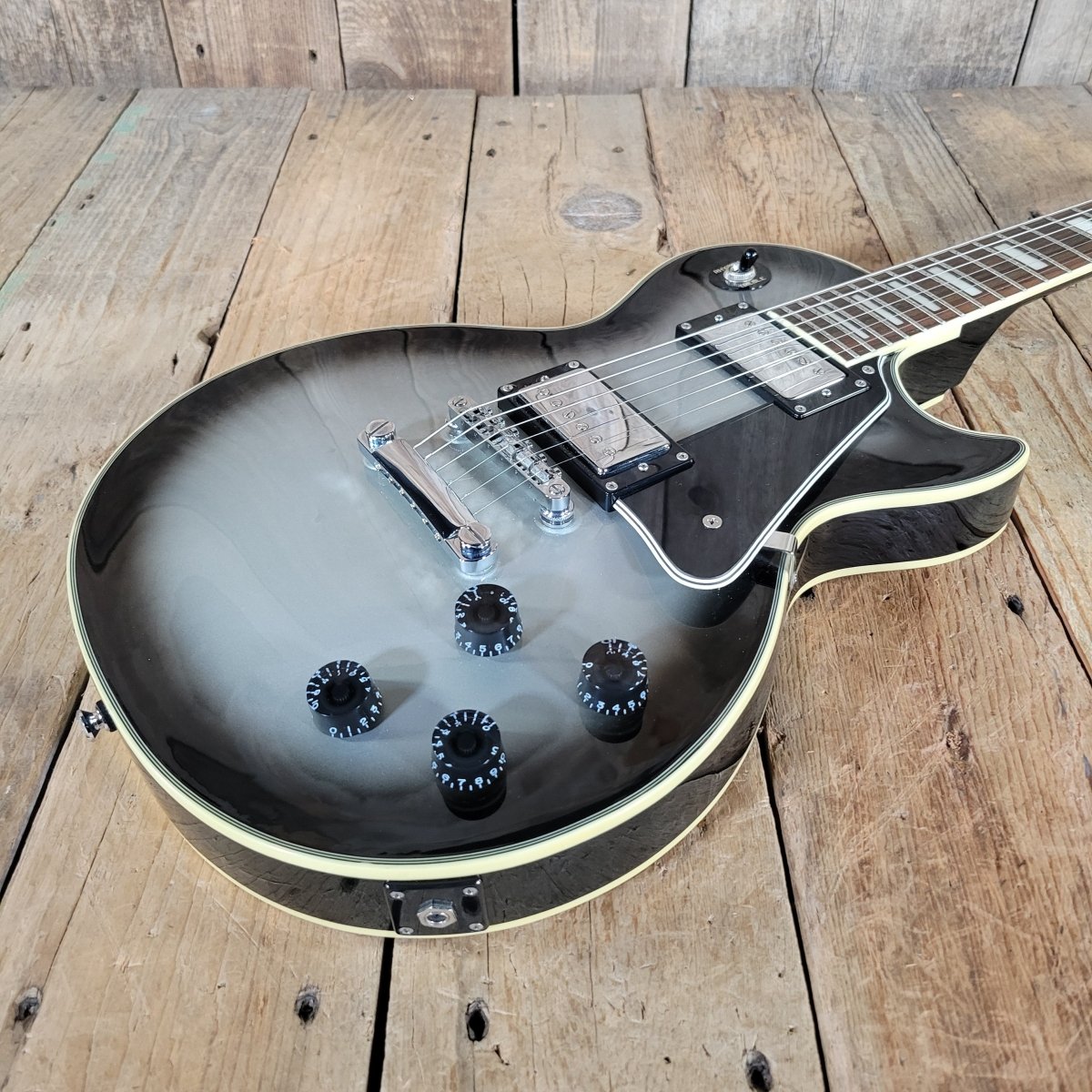 Epiphone Les Paul Custom Limited Edition Silverburst 2008 – Original Limited Run - Mahar's Vintage Guitars