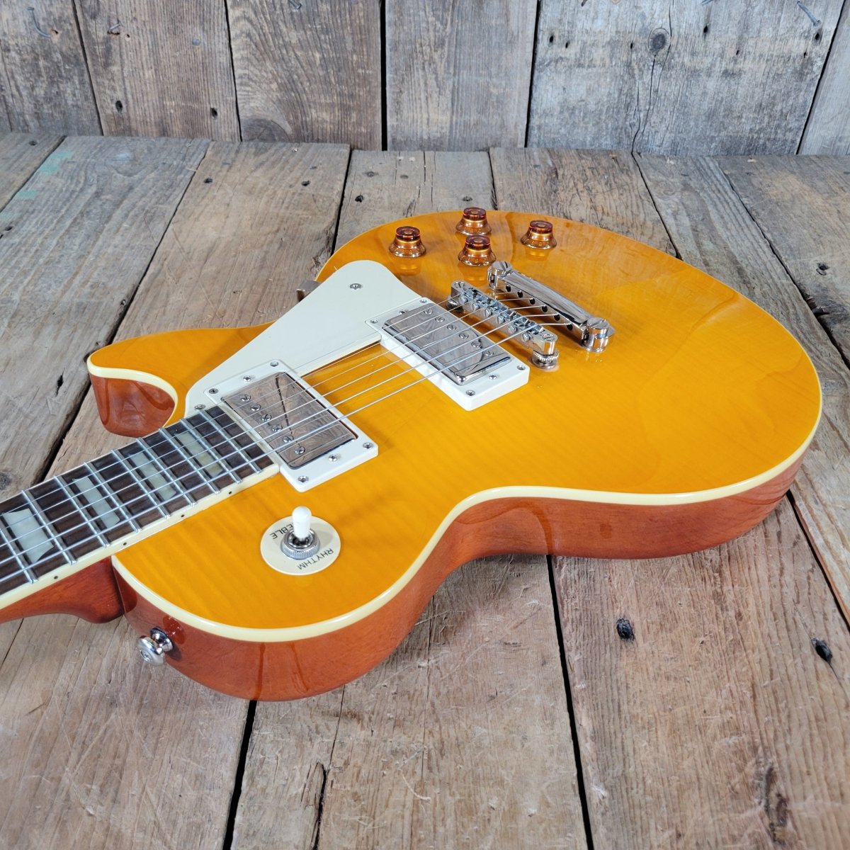 Epiphone Les Paul Standard Flame Top Amber 2011 – Original Case, Mint Condition - Mahar's Vintage Guitars
