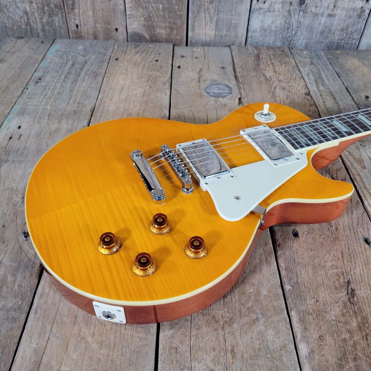 Epiphone Les Paul Standard Flame Top Amber 2011 – Original Case, Mint Condition - Mahar's Vintage Guitars
