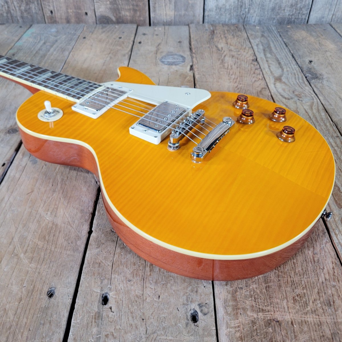 Epiphone Les Paul Standard Flame Top Amber 2011 – Original Case, Mint Condition - Mahar's Vintage Guitars