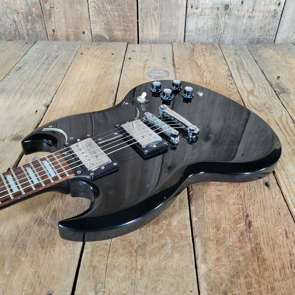 Epiphone SG - 400 Ebony 2004 Electric Guitar with SKB Hardshell Case - Mahar's Vintage Guitars