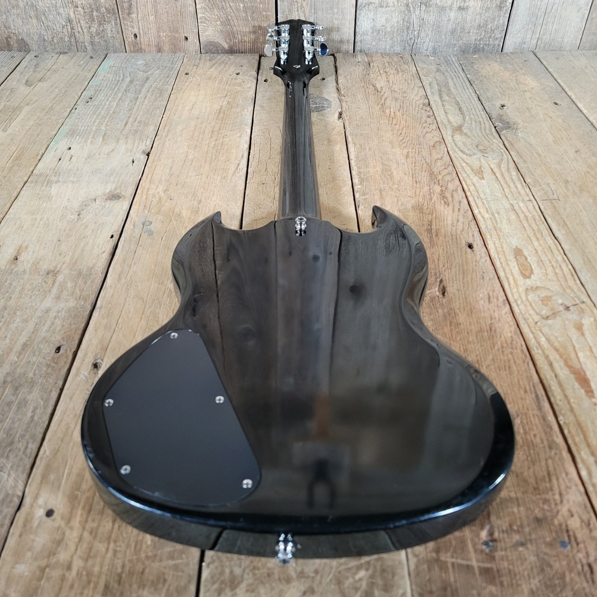 Epiphone SG - 400 Ebony 2004 Electric Guitar with SKB Hardshell Case - Mahar's Vintage Guitars