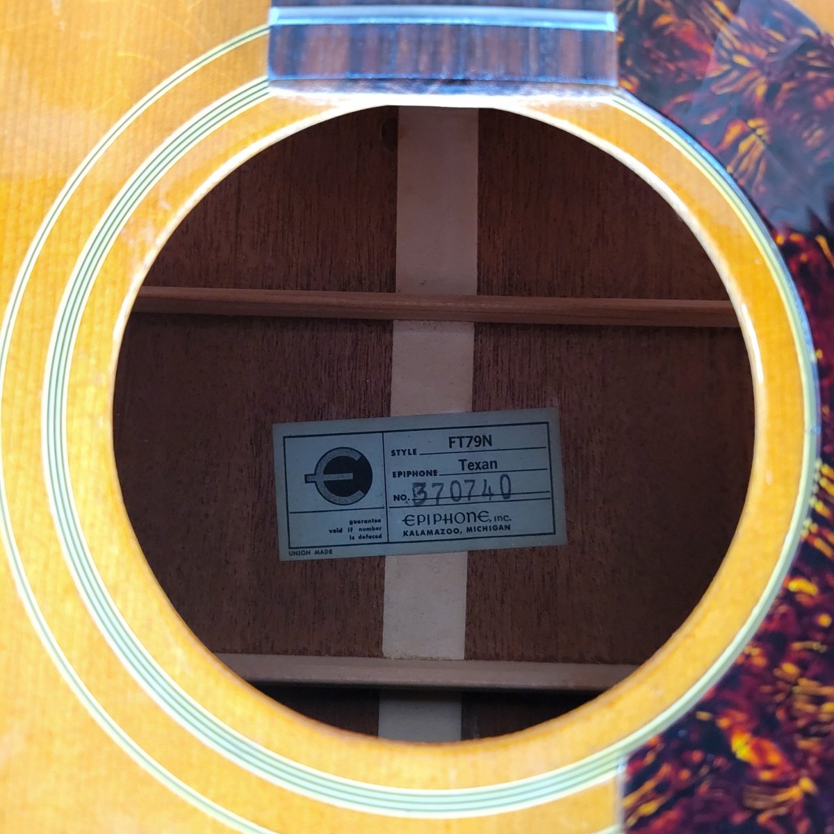 Epiphone Texan FT79N Acoustic Guitar 1967 – Natural Finish, Near Mint, Original Chipboard Cas - Mahar's Vintage Guitars