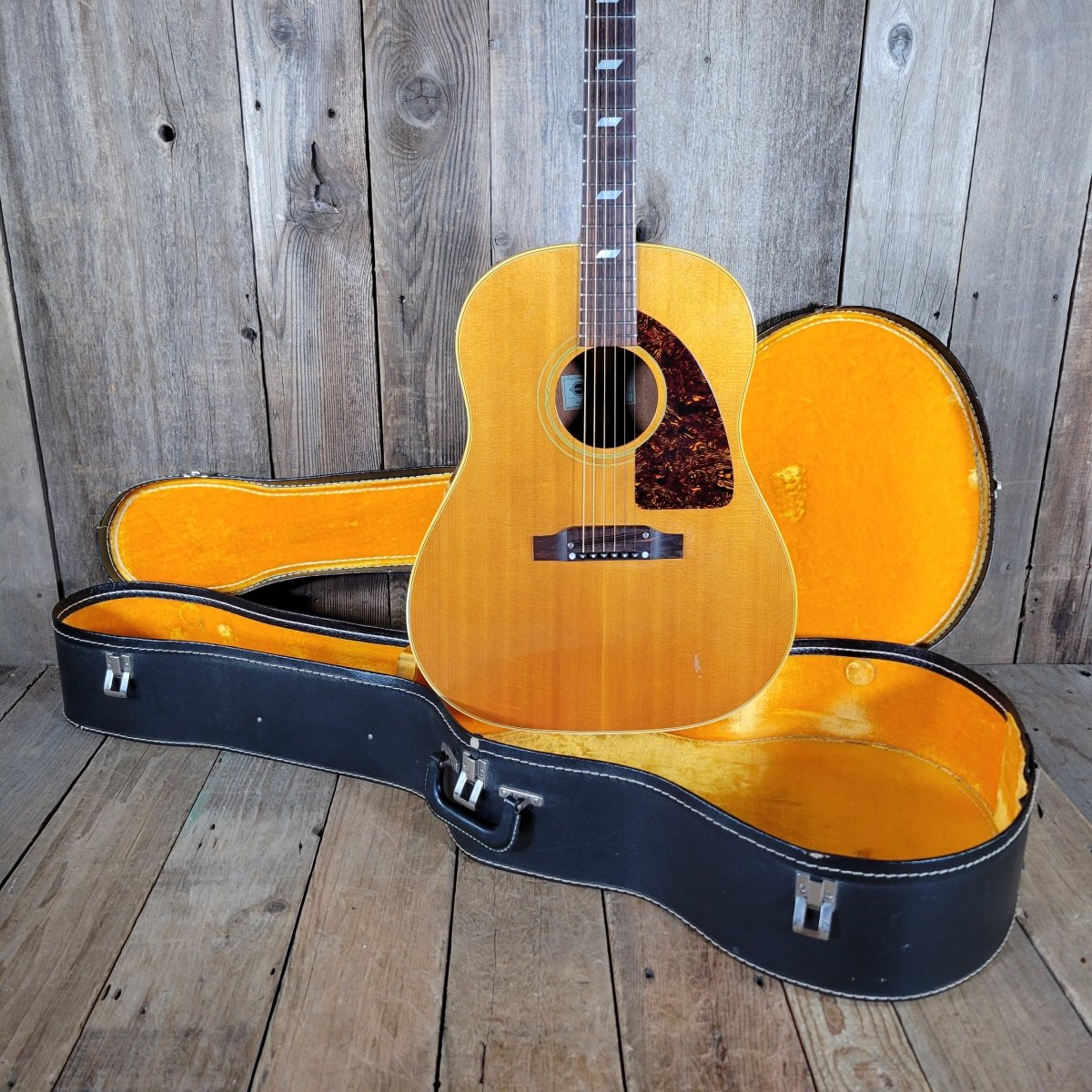 Epiphone Texan FT79N Acoustic Guitar 1967 – Natural Finish, Near Mint, Original Chipboard Cas - Mahar's Vintage Guitars
