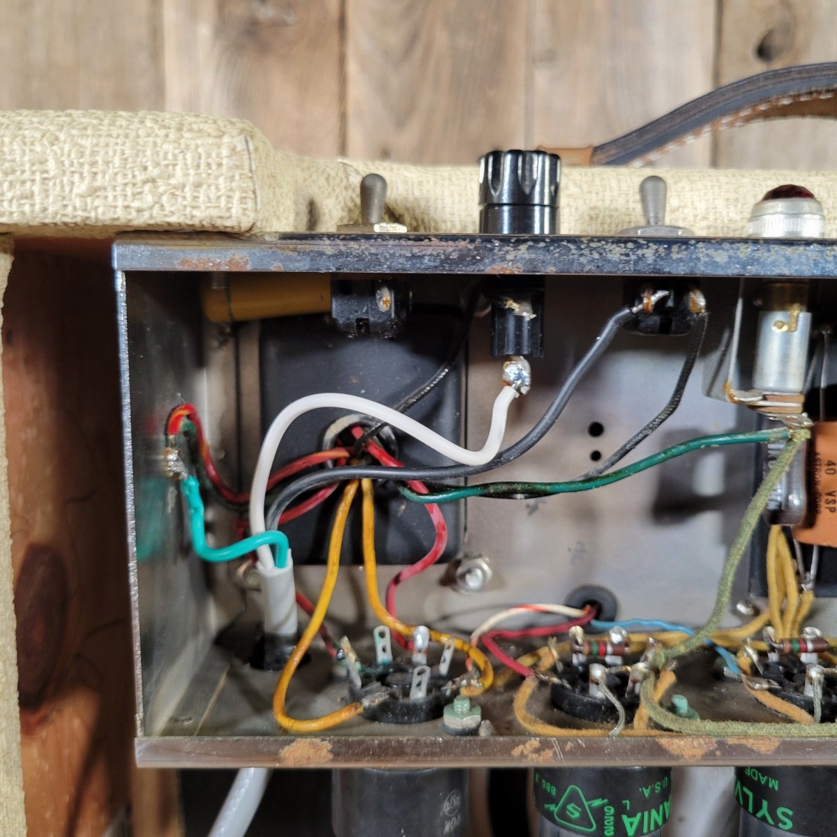 Fender 1958 Deluxe 5E3 Tweed with Factory 1963 White Tolex Recover - Mahar's Vintage Guitars