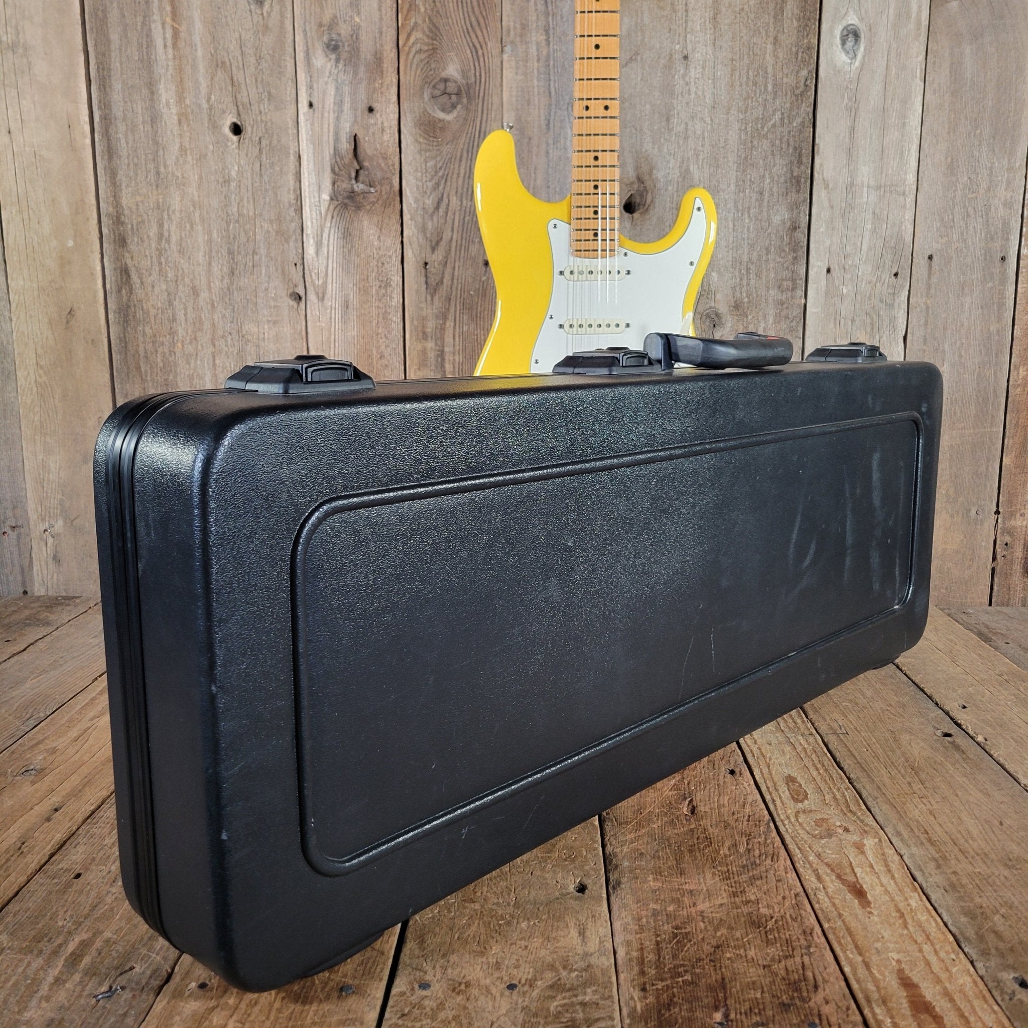 Fender American Standard Stratocaster Graffiti Yellow 1989 – Rare Custom Color Vintage USA Strat - Mahar's Vintage Guitars