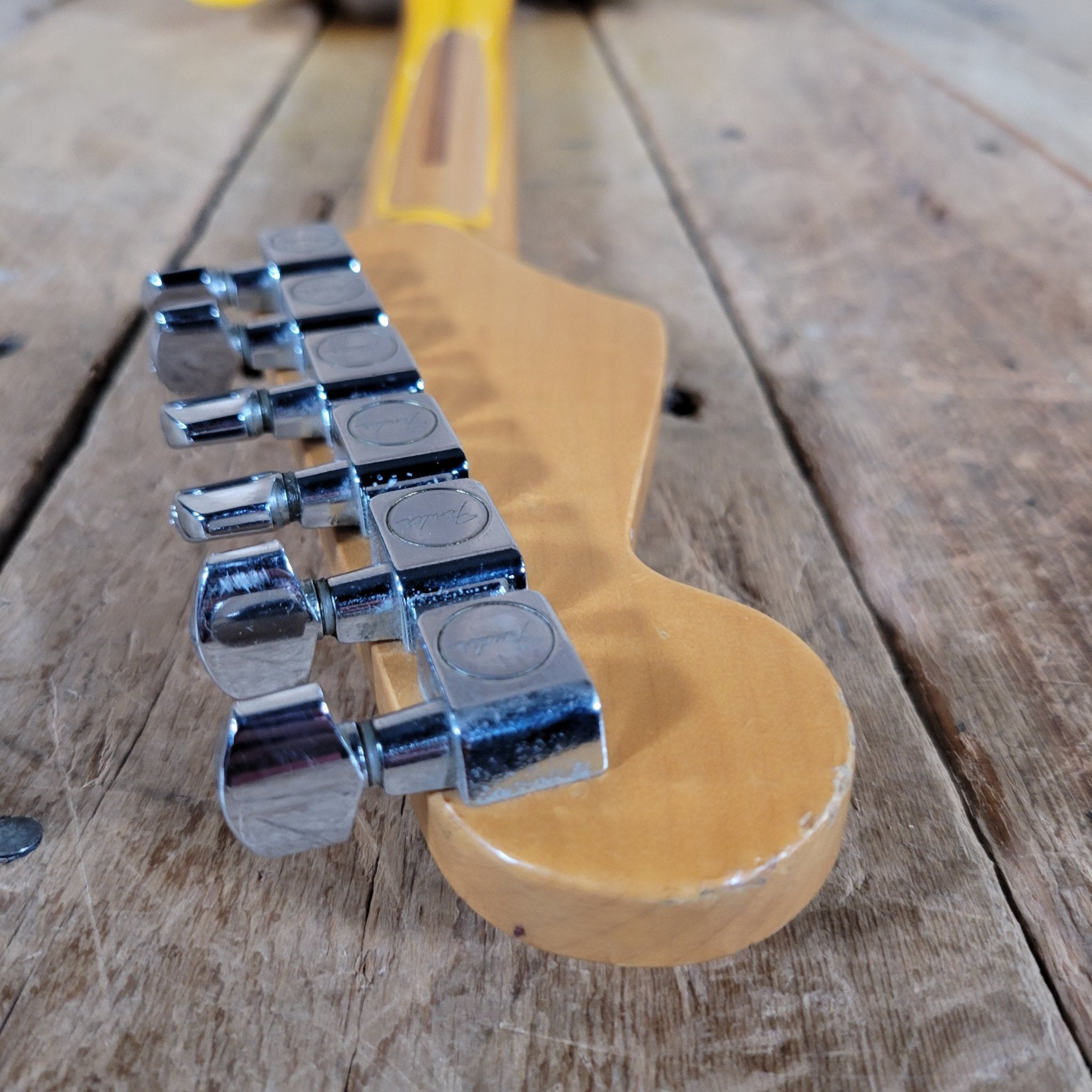 Fender American Standard Stratocaster Graffiti Yellow 1989 – Rare Custom Color Vintage USA Strat - Mahar's Vintage Guitars