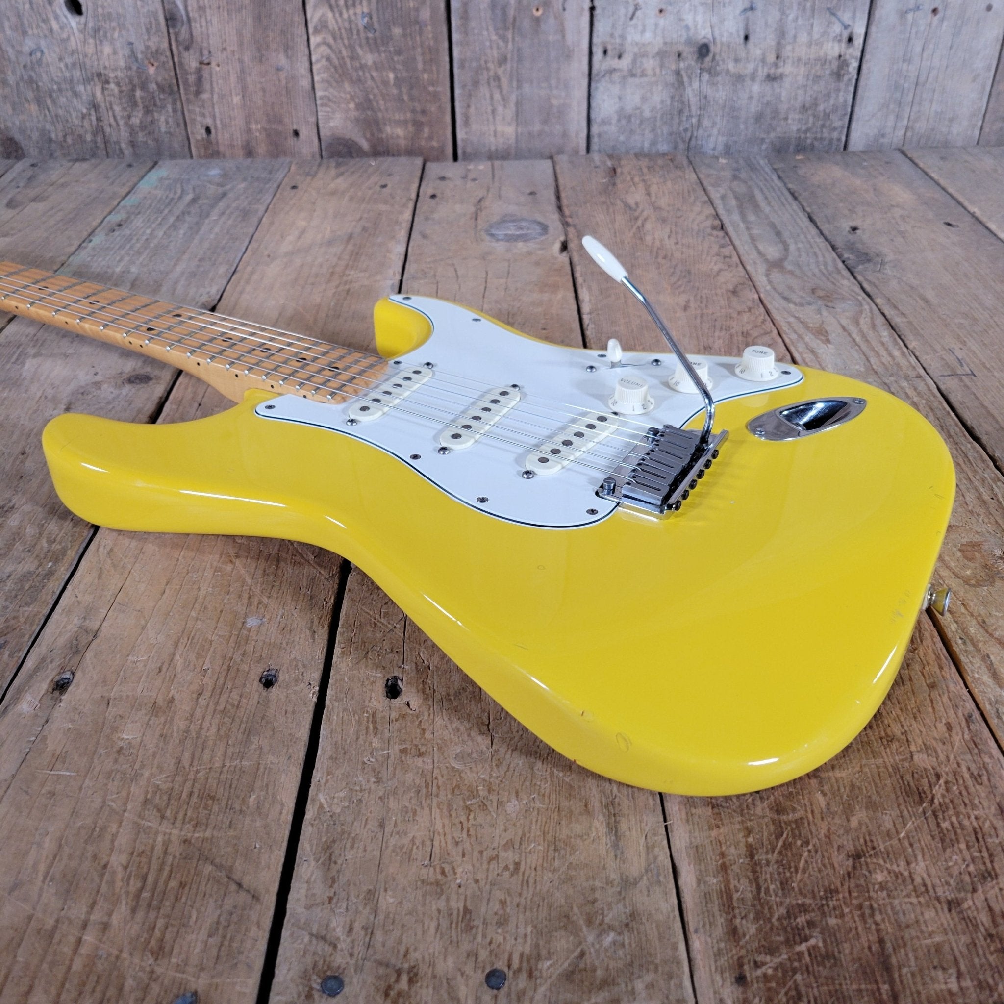 Fender American Standard Stratocaster Graffiti Yellow 1989 – Rare Custom Color Vintage USA Strat - Mahar's Vintage Guitars