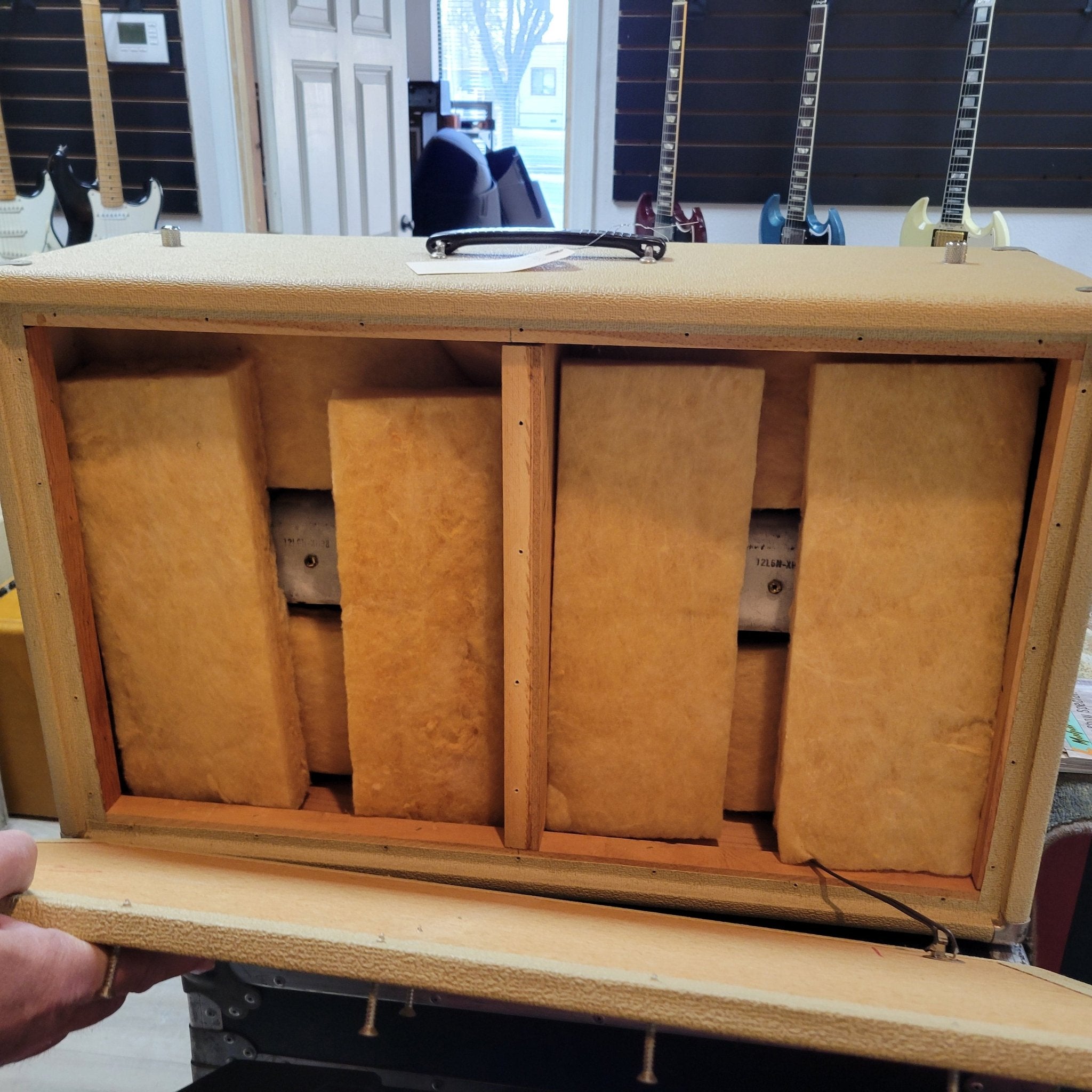 Fender Bandmaster Cab Original Cover Rough White Tolex 1962 - Mahar's Vintage Guitars