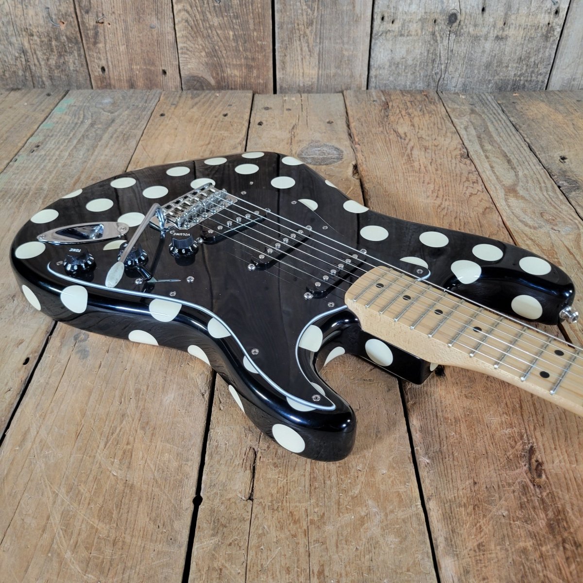 Fender Buddy Guy Signature Stratocaster MIM 2020 – Polka Dot, Original Case - Mahar's Vintage Guitars