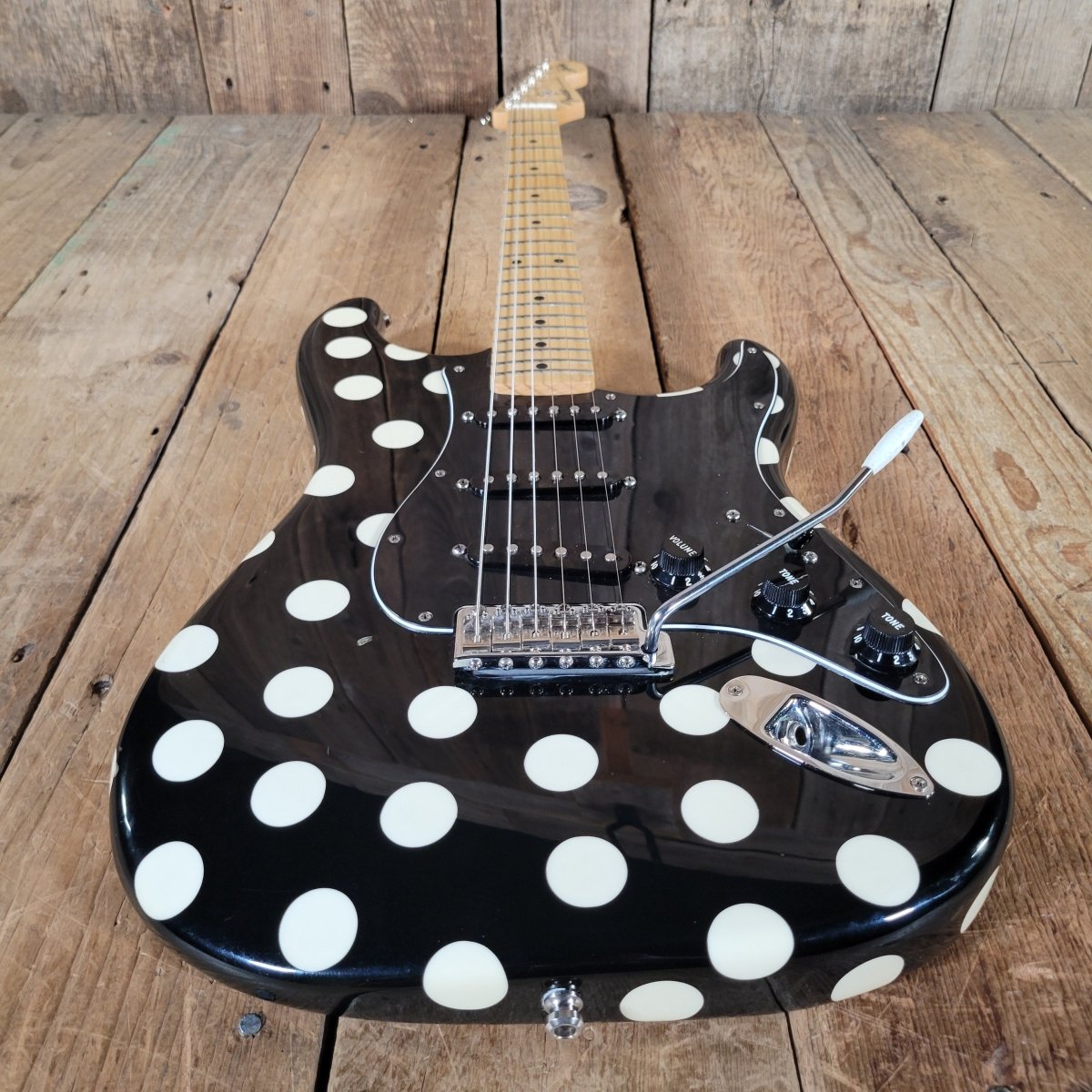 Fender Buddy Guy Signature Stratocaster MIM 2020 – Polka Dot, Original Case - Mahar's Vintage Guitars