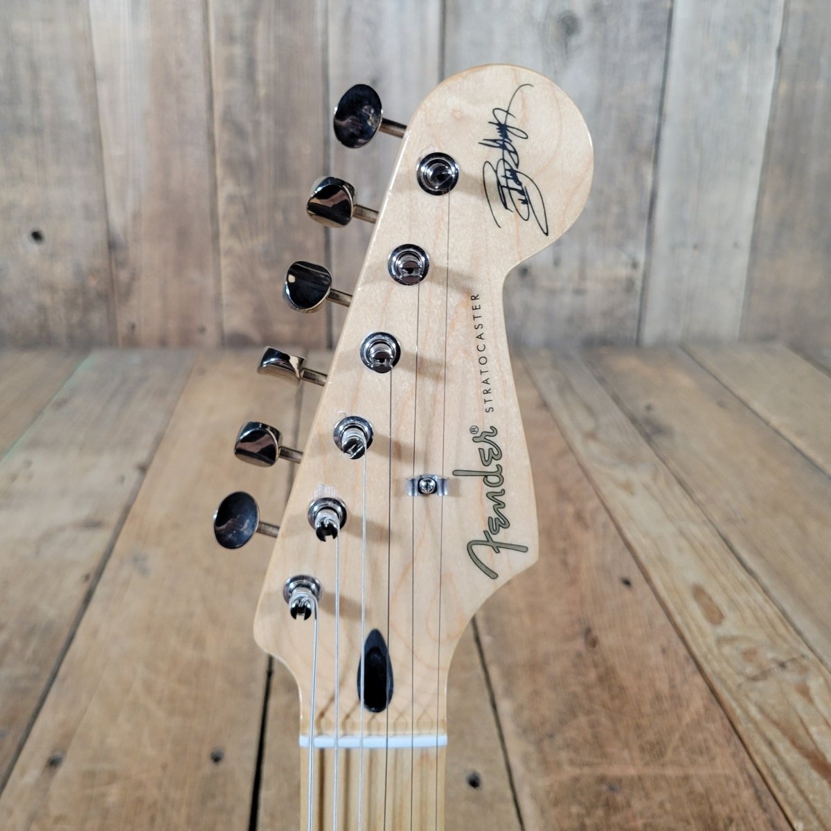 Fender Buddy Guy Signature Stratocaster MIM 2020 – Polka Dot, Original Case - Mahar's Vintage Guitars