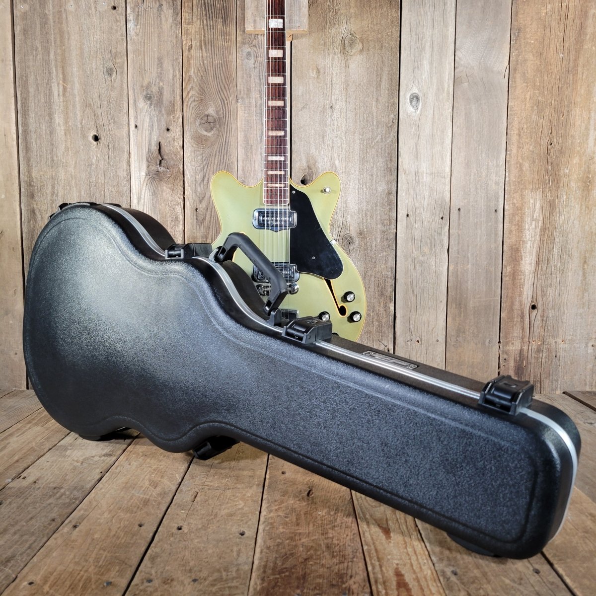 Fender Coronado II 1967 – Rare Ice Blue Metallic Custom Color, Vintage Semi - Hollow Guitar - Mahar's Vintage Guitars