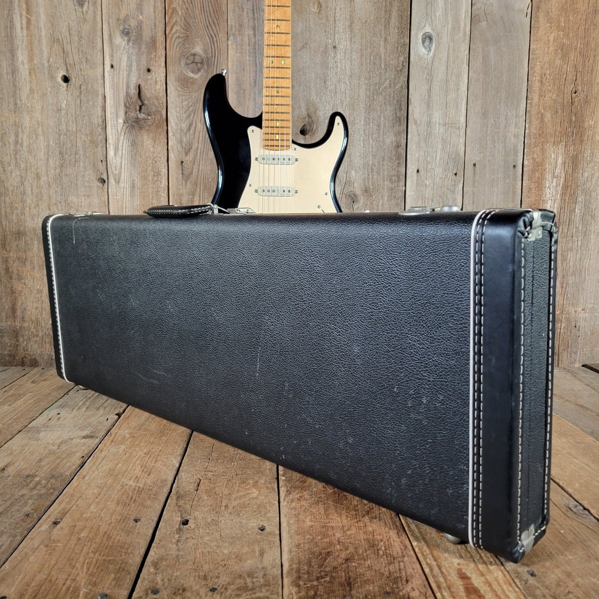 Fender Custom Classic Player Stratocaster 2003 – Black Finish with Gold Pickguard & Upgraded Features - Mahar's Vintage Guitars