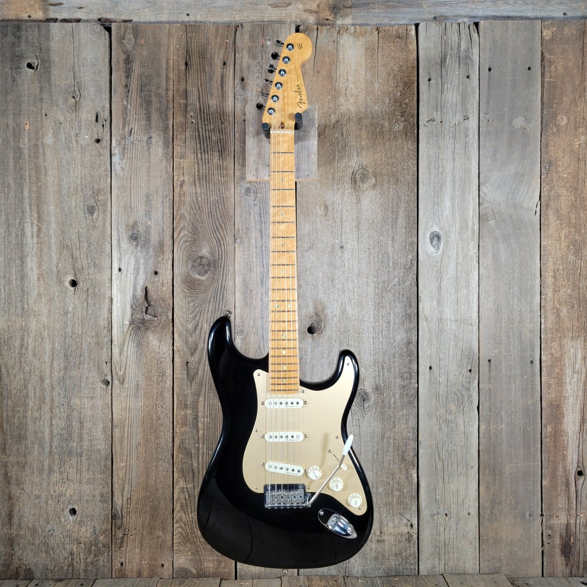Fender Custom Classic Player Stratocaster 2003 – Black Finish with Gold Pickguard & Upgraded Features - Mahar's Vintage Guitars