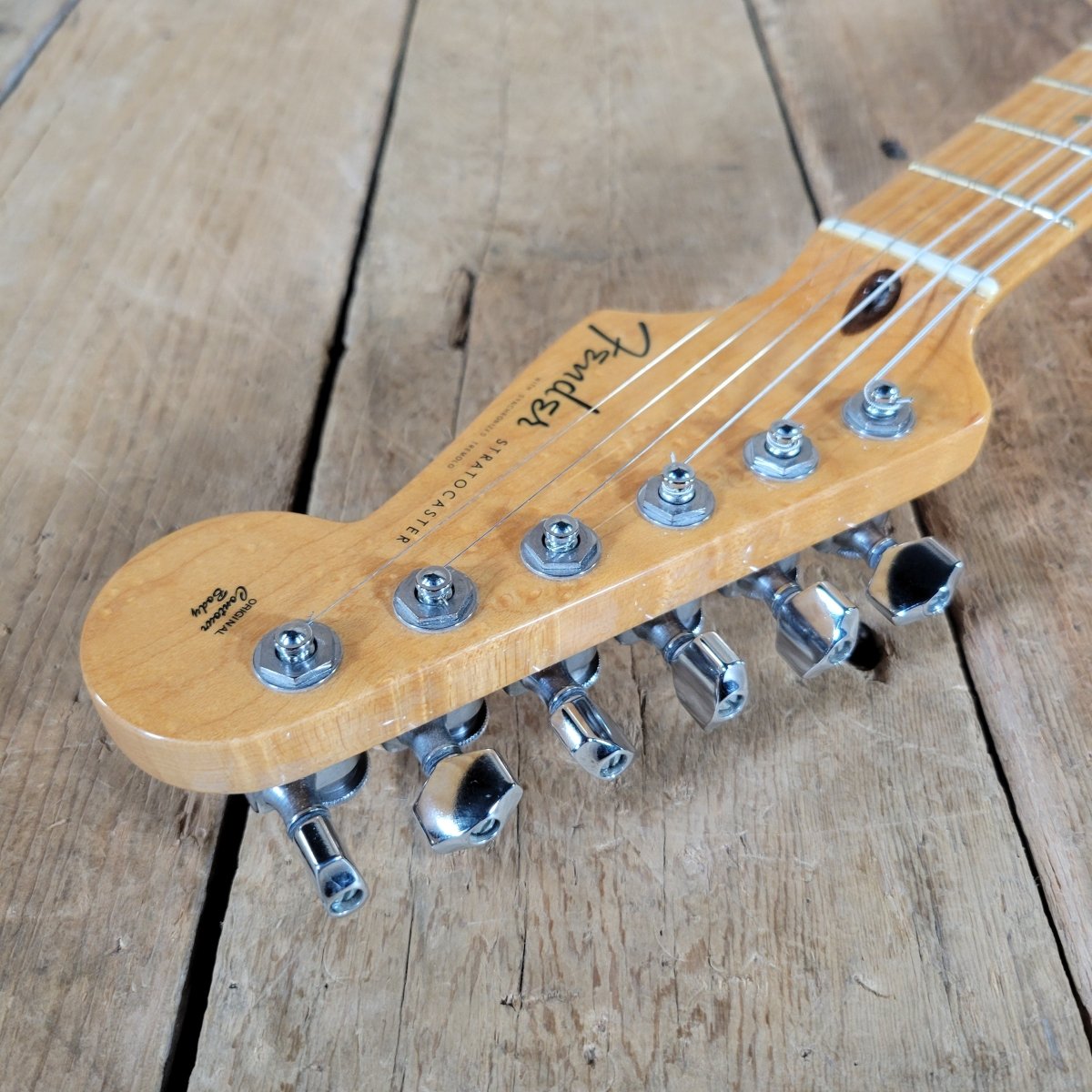 Fender Custom Classic Player Stratocaster 2003 – Black Finish with Gold Pickguard & Upgraded Features - Mahar's Vintage Guitars