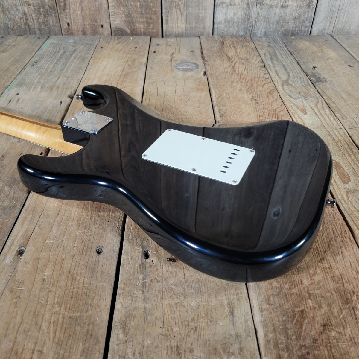 Fender Custom Classic Player Stratocaster 2003 – Black Finish with Gold Pickguard & Upgraded Features - Mahar's Vintage Guitars