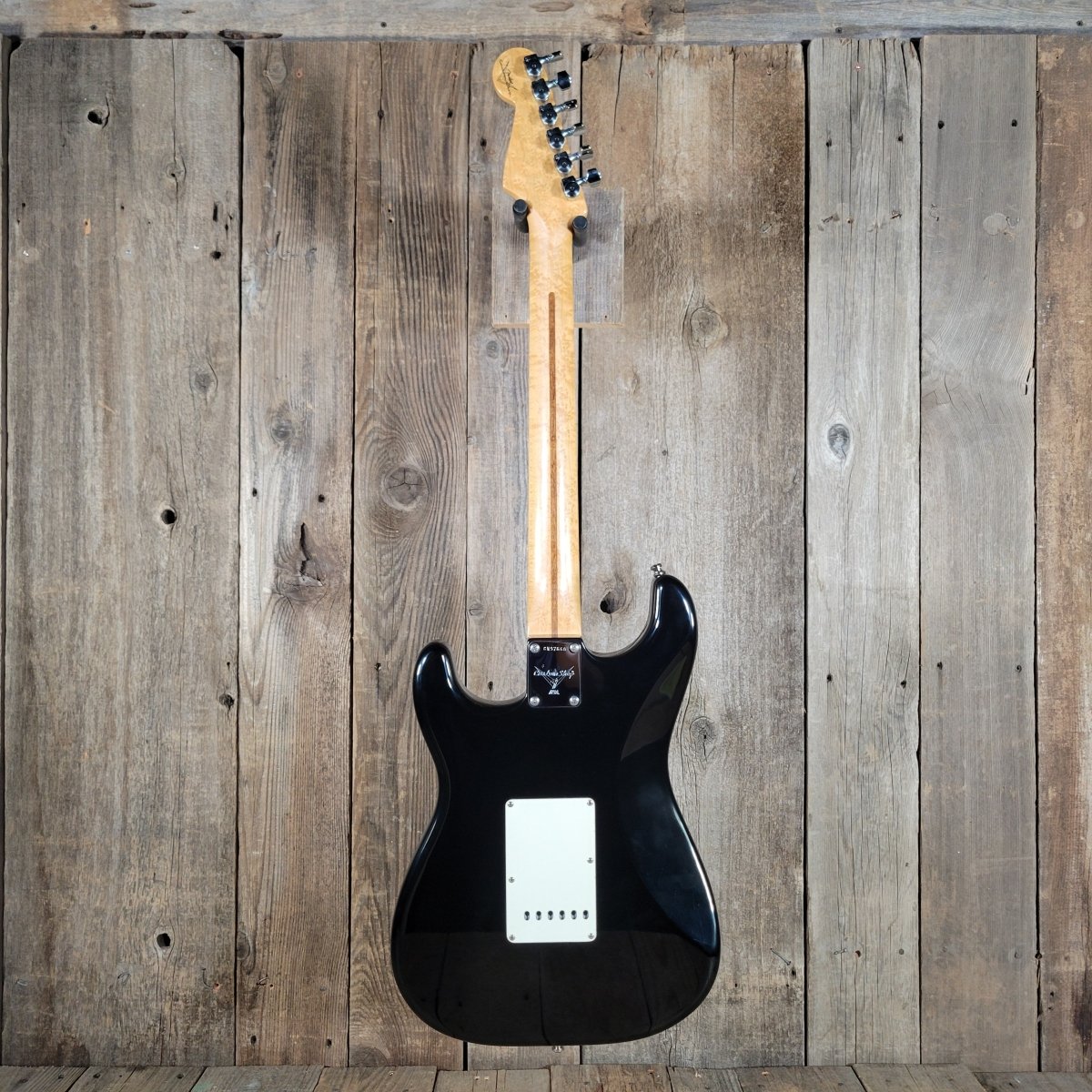 Fender Custom Classic Player Stratocaster 2003 – Black Finish with Gold Pickguard & Upgraded Features - Mahar's Vintage Guitars