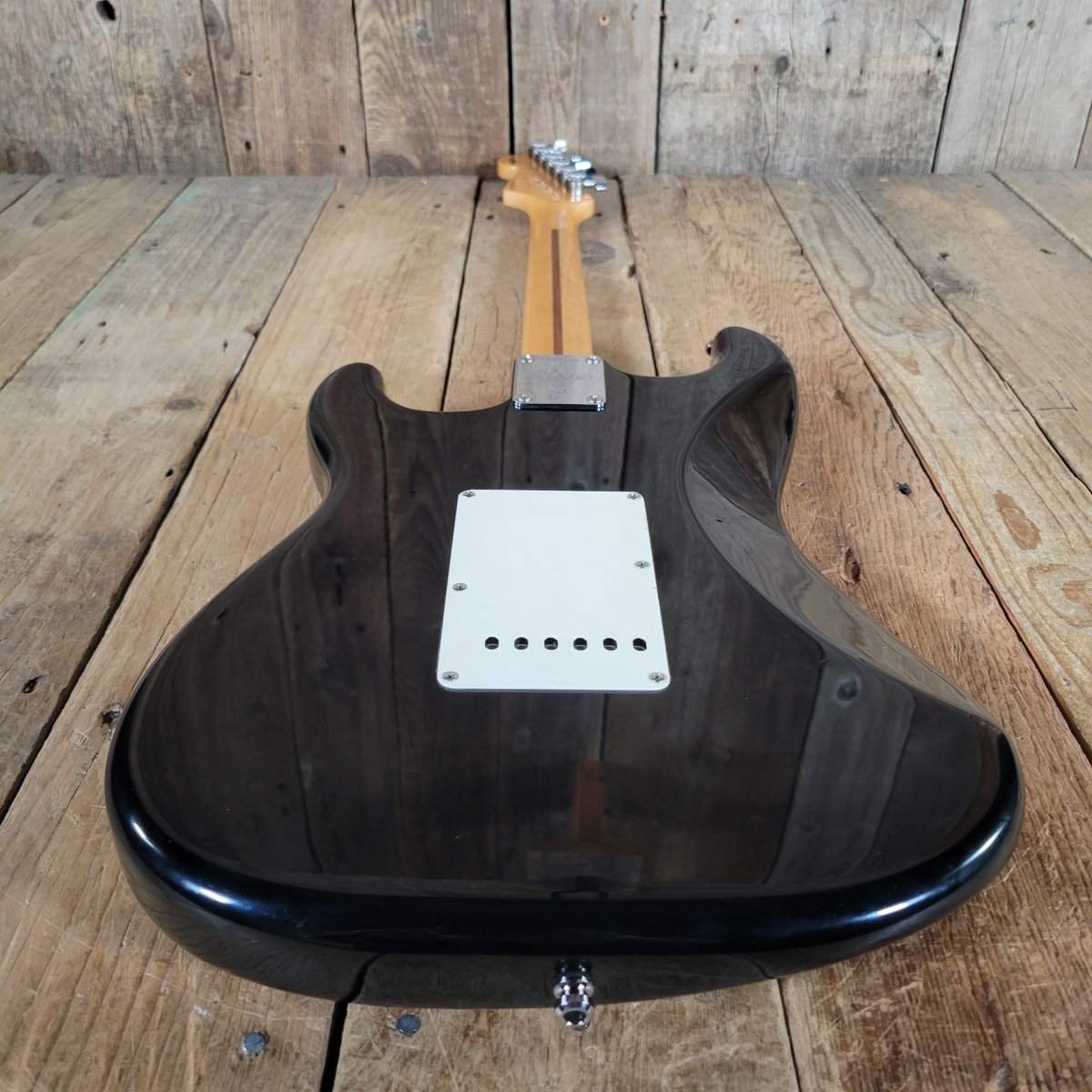 Fender Custom Classic Player Stratocaster 2003 – Black Finish with Gold Pickguard & Upgraded Features - Mahar's Vintage Guitars