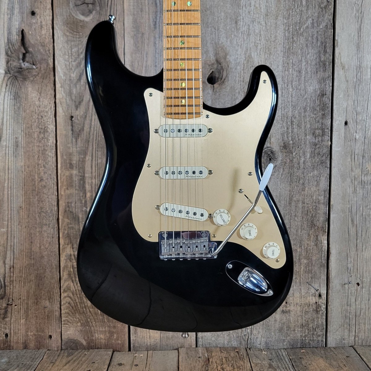 Fender Custom Classic Player Stratocaster 2003 – Black Finish with Gold Pickguard & Upgraded Features - Mahar's Vintage Guitars