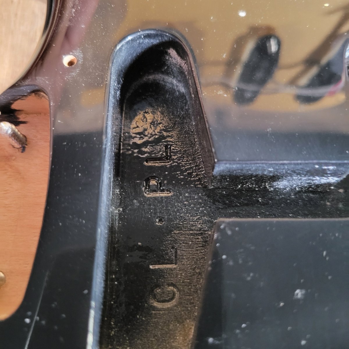 Fender Custom Classic Player Stratocaster 2003 – Black Finish with Gold Pickguard & Upgraded Features - Mahar's Vintage Guitars