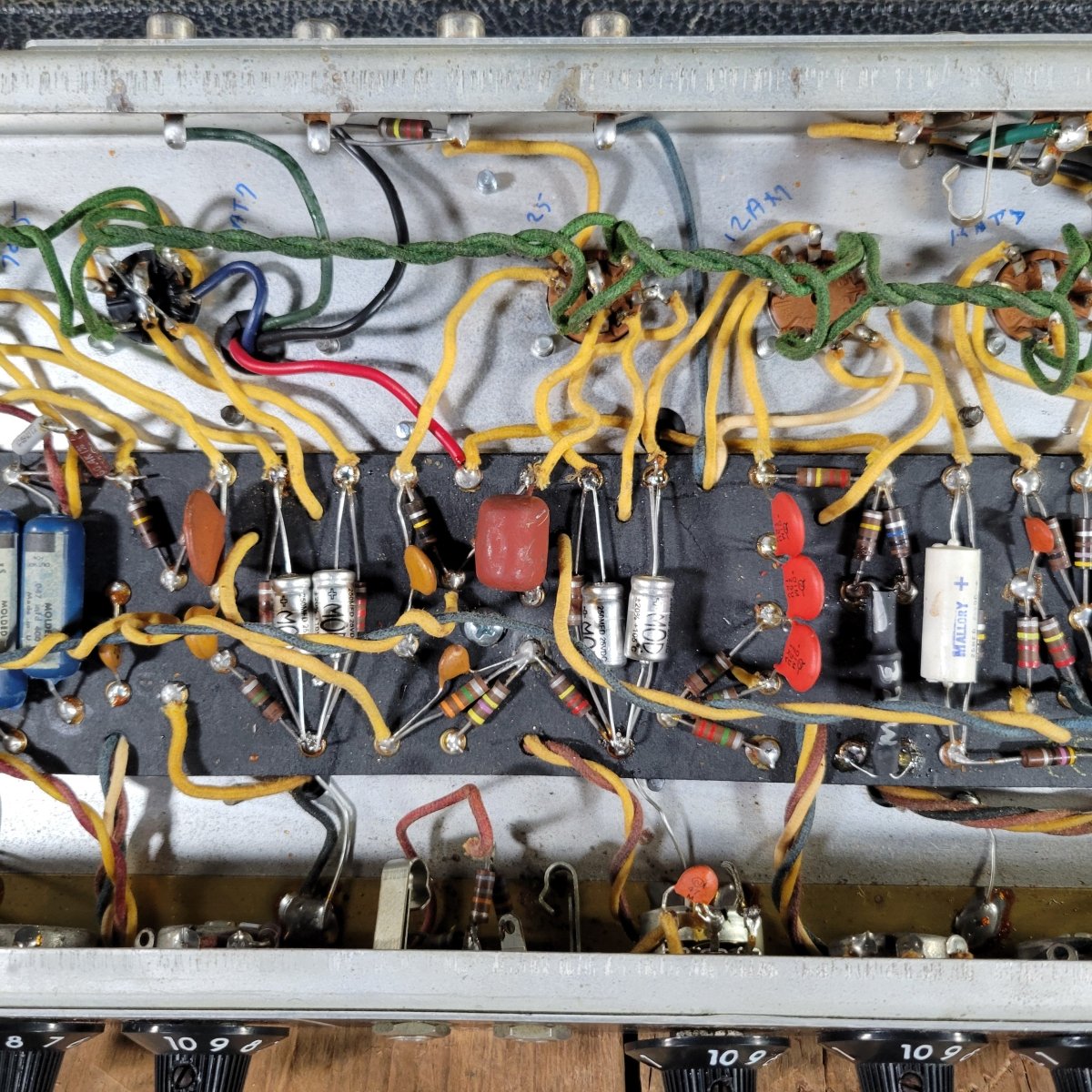 Fender Deluxe Reverb 1967 - Mahar's Vintage Guitars