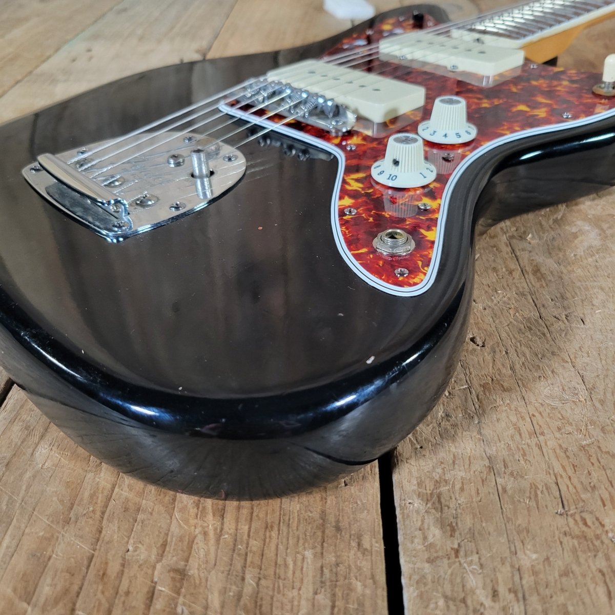 Fender Jazzmaster 1966 Refinished Vintage Player’s Guitar w/ Hybrid Gig Bag - Mahar's Vintage Guitars