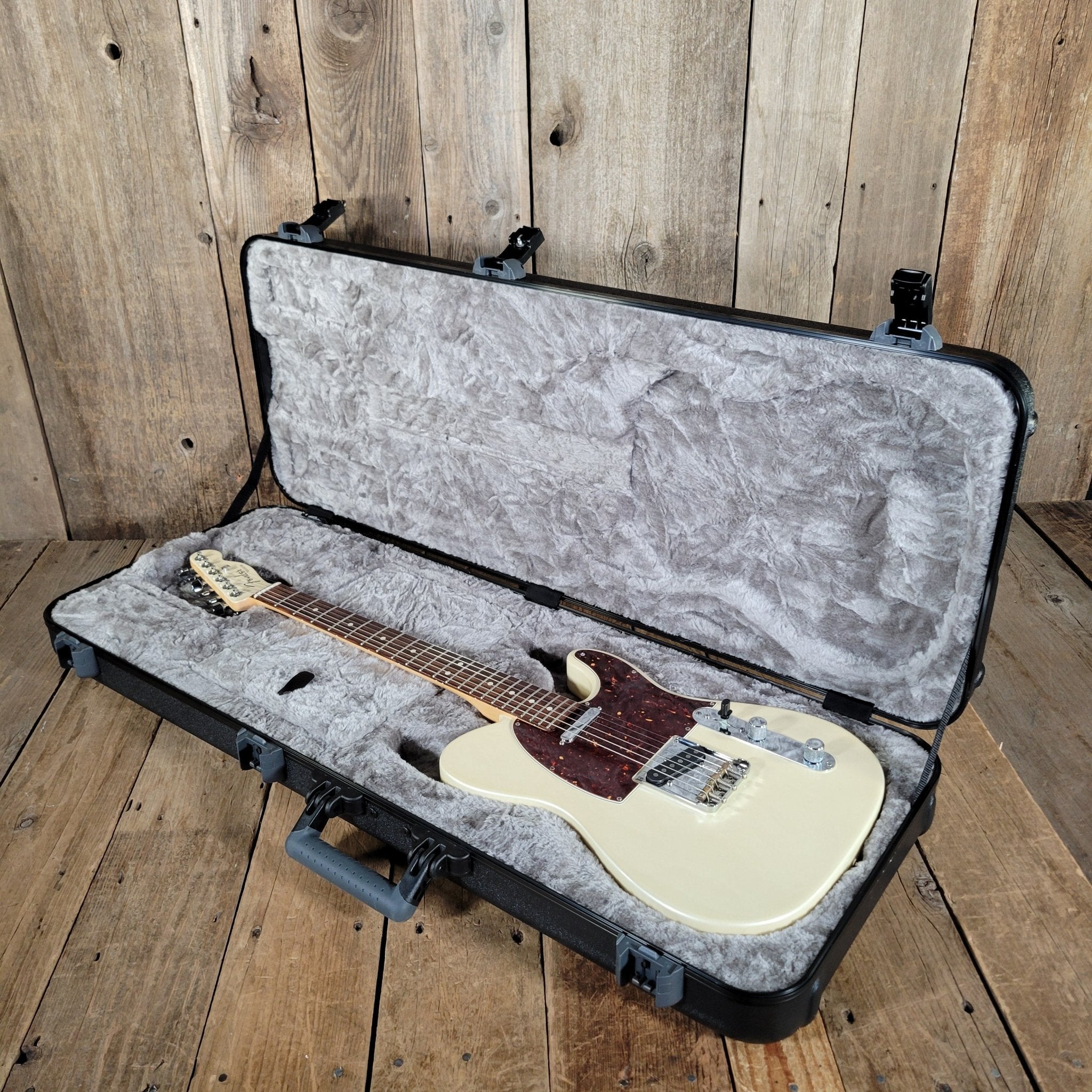 Fender Limited Edition American Showcase Telecaster 2020 – Olympic Pearl USA - Made Custom Tele - Mahar's Vintage Guitars