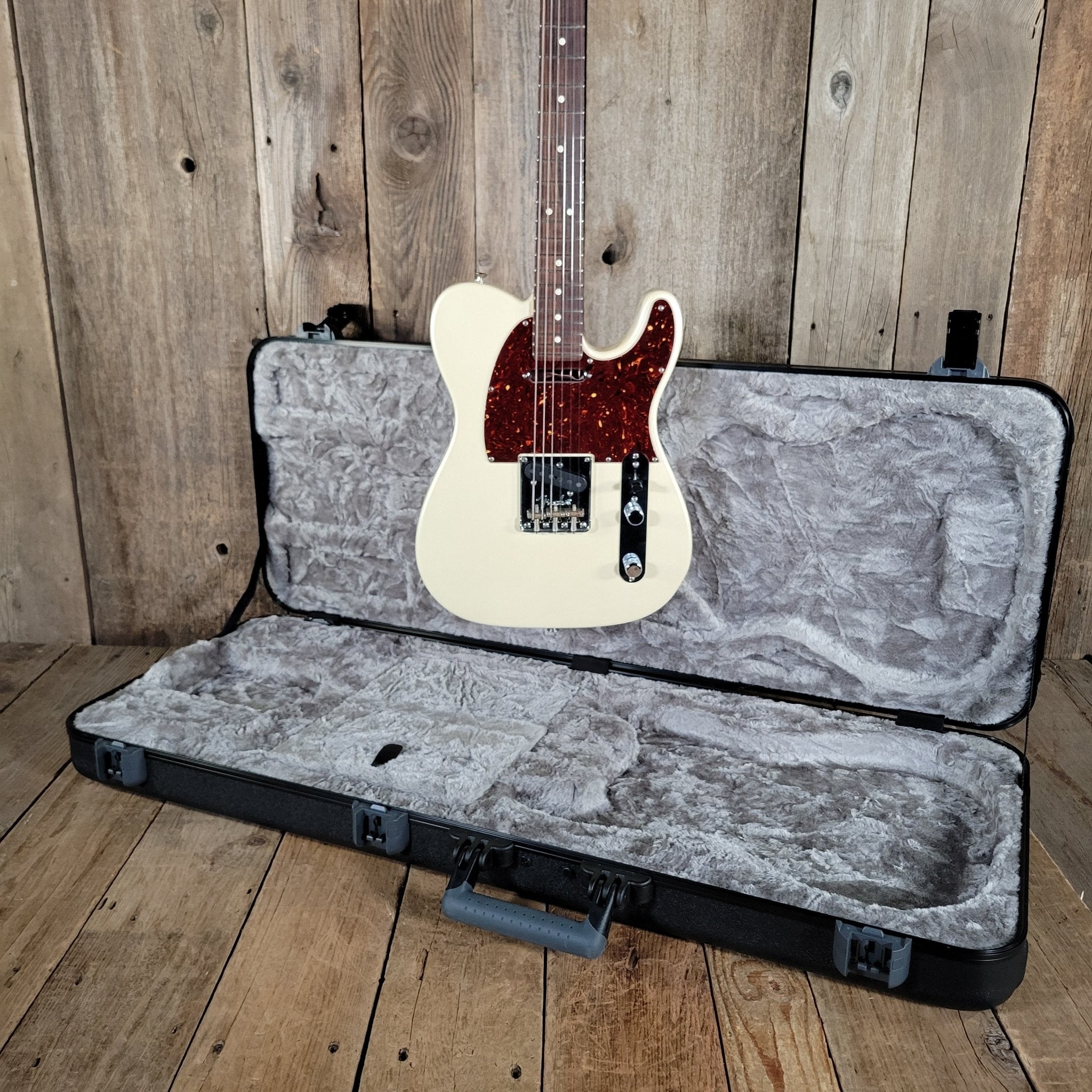 Fender Limited Edition American Showcase Telecaster 2020 – Olympic Pearl USA - Made Custom Tele - Mahar's Vintage Guitars