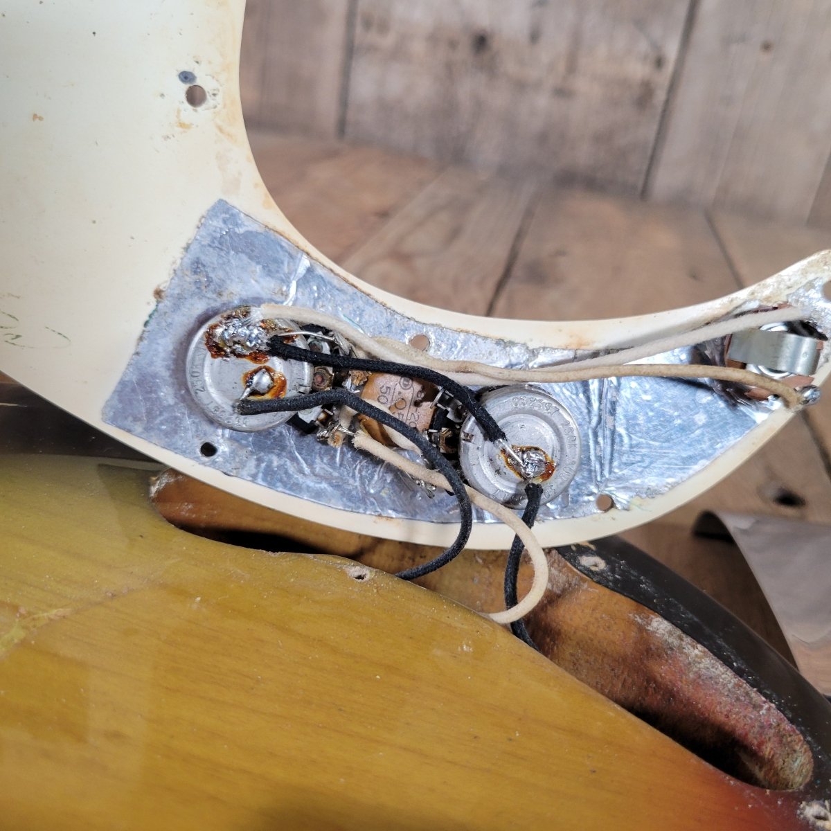 Fender Presicion Bass 1967 Sunburst Vintage P Bass - Mahar's Vintage Guitars