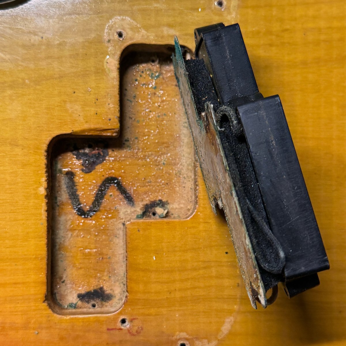 Fender Presicion Bass 1967 Sunburst Vintage P Bass - Mahar's Vintage Guitars