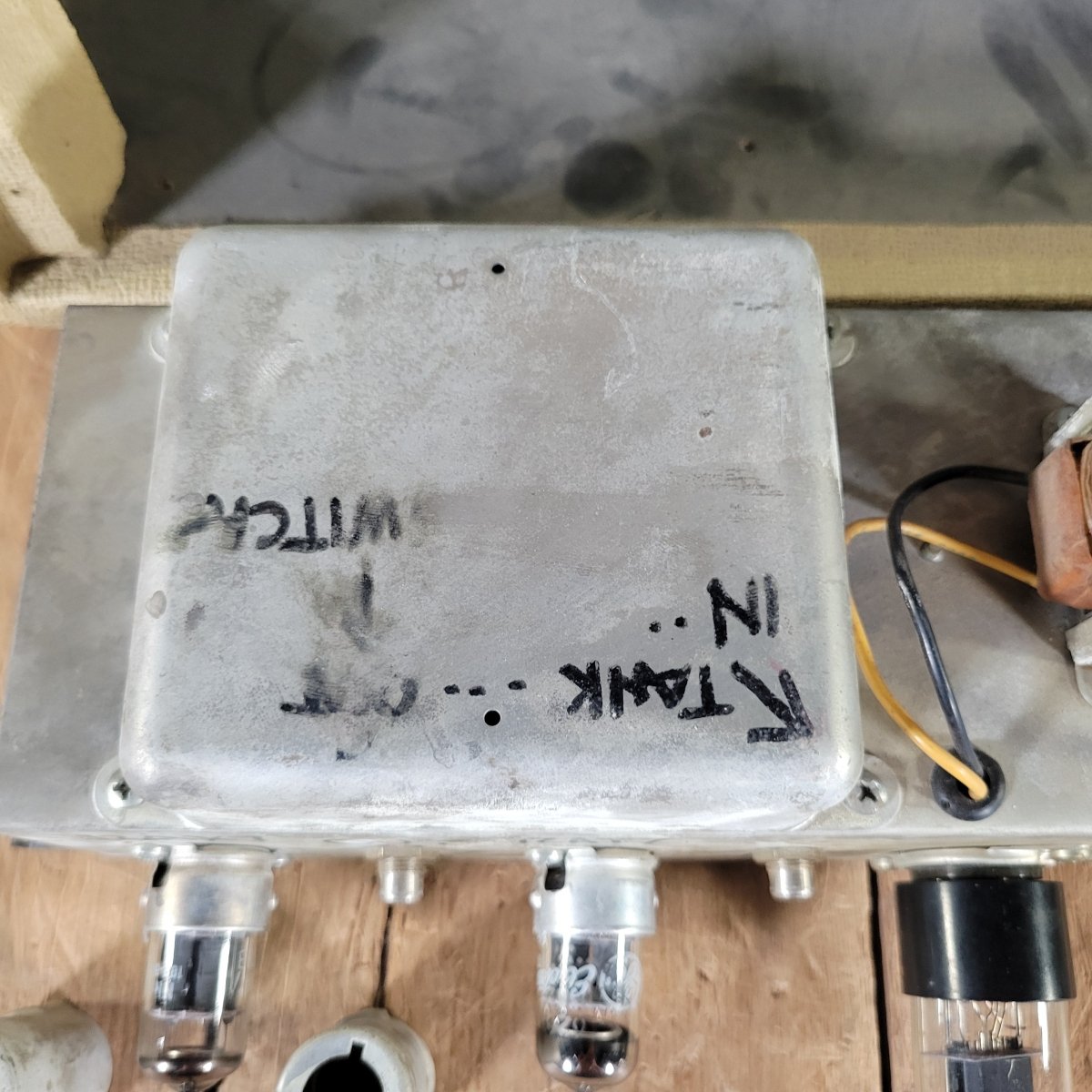 Fender Reverb Unit 6G15 1963 Rough White Tolex - Mahar's Vintage Guitars