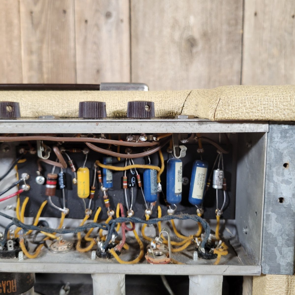 Fender Reverb Unit 6G15 1963 Rough White Tolex - Mahar's Vintage Guitars