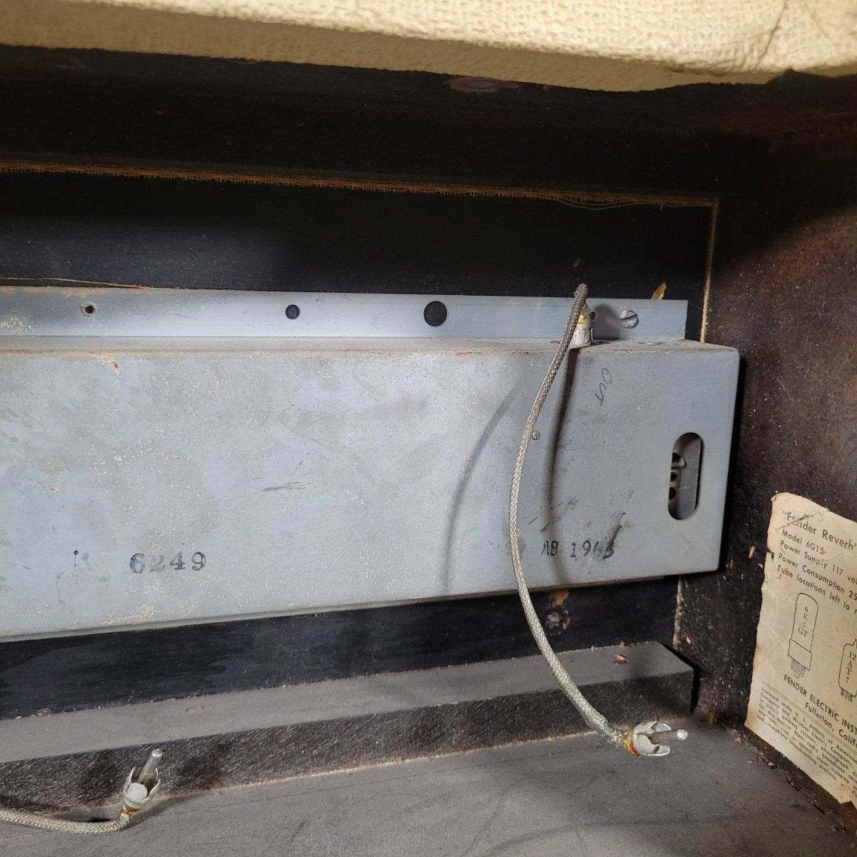 Fender Reverb Unit 6G15 1963 Rough White Tolex - Mahar's Vintage Guitars