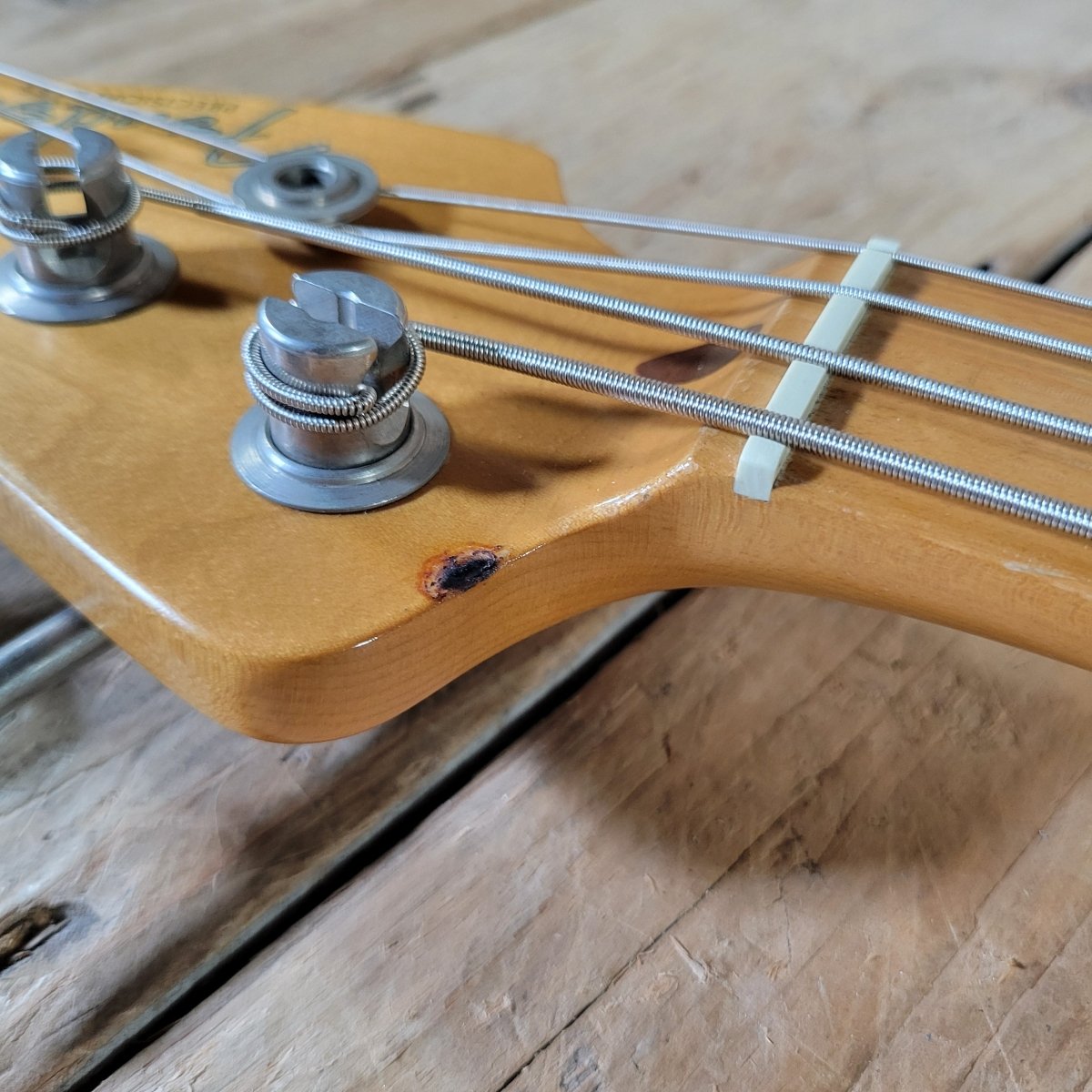 Fender Road Worn Precision Bass Sunburst 2009 – With Gig Bag - Mahar's Vintage Guitars