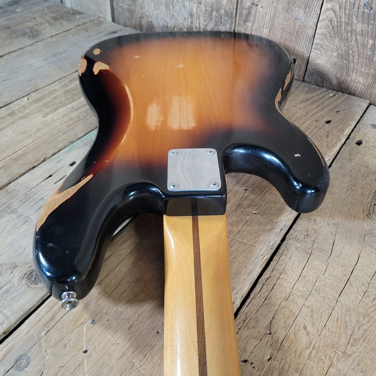 Fender Road Worn Precision Bass Sunburst 2009 – With Gig Bag - Mahar's Vintage Guitars